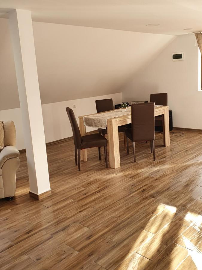 Twins Apartments Совата Екстериор снимка