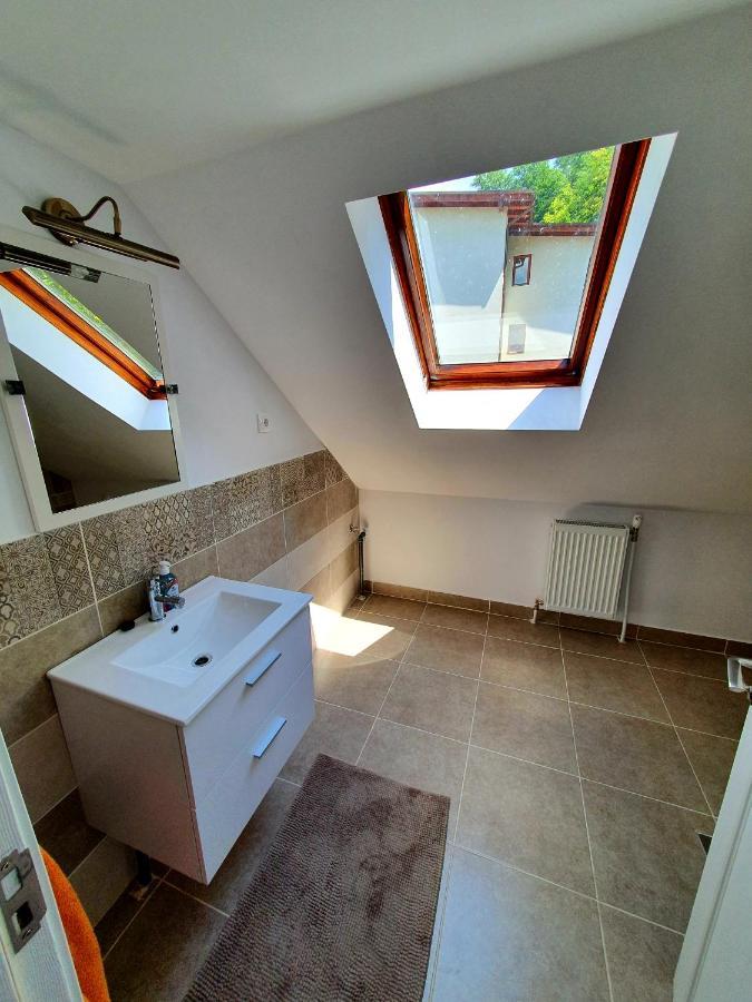 Twins Apartments Совата Екстериор снимка