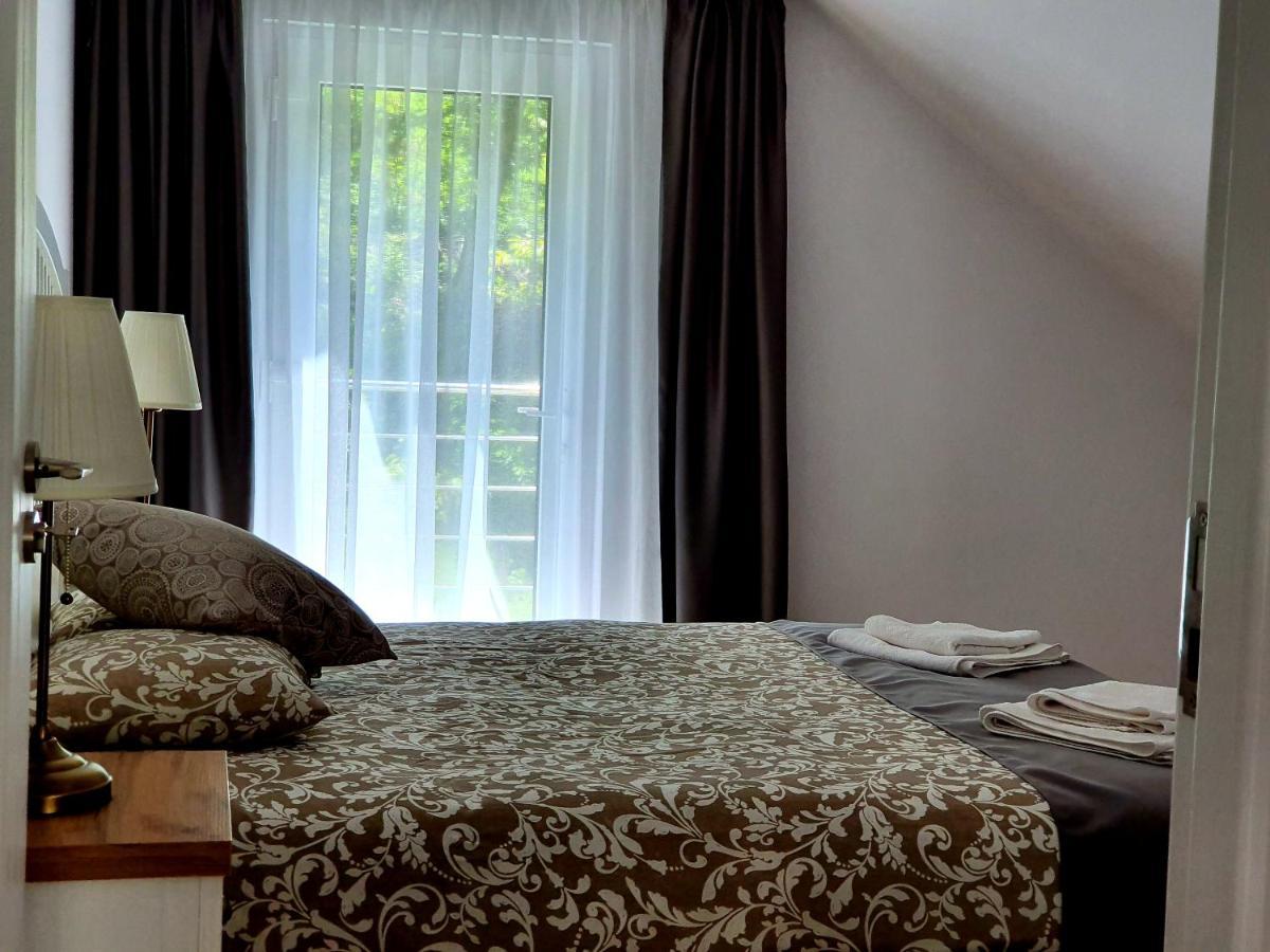 Twins Apartments Совата Екстериор снимка