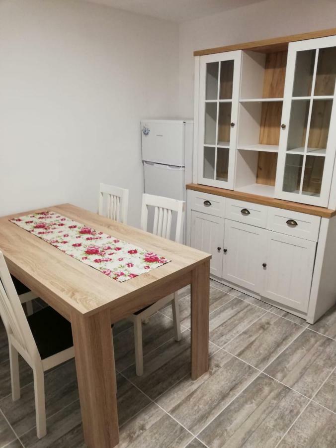 Twins Apartments Совата Екстериор снимка
